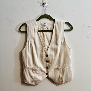 ana button up vest